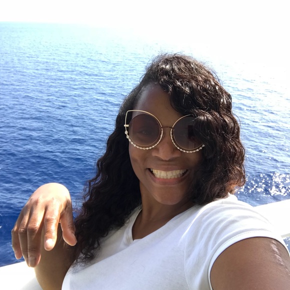 Meet your Posher, Sandra - Picture 2 of 6